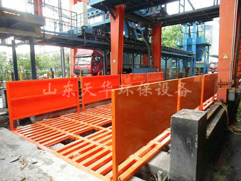 點擊查看詳細信息<br>標題：濟寧唐口煤礦4X12米煤礦專用洗車機 閱讀次數(shù)：2196