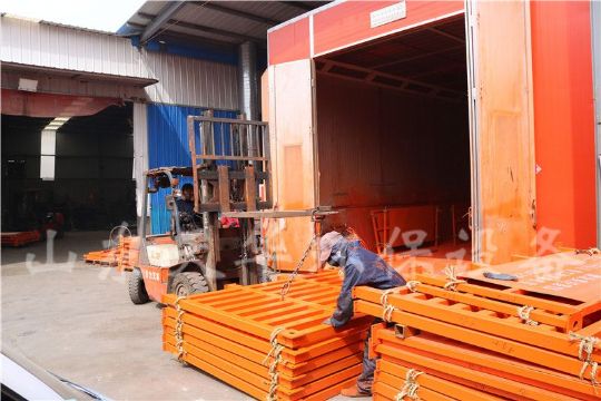 點(diǎn)擊查看詳細(xì)信息<br>標(biāo)題：備貨現(xiàn)場(chǎng) 閱讀次數(shù)：1645