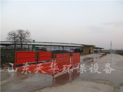 點(diǎn)擊查看詳細(xì)信息<br>標(biāo)題：中鐵建3.7*5標(biāo)準(zhǔn)洗車機(jī)案例 閱讀次數(shù)：2699